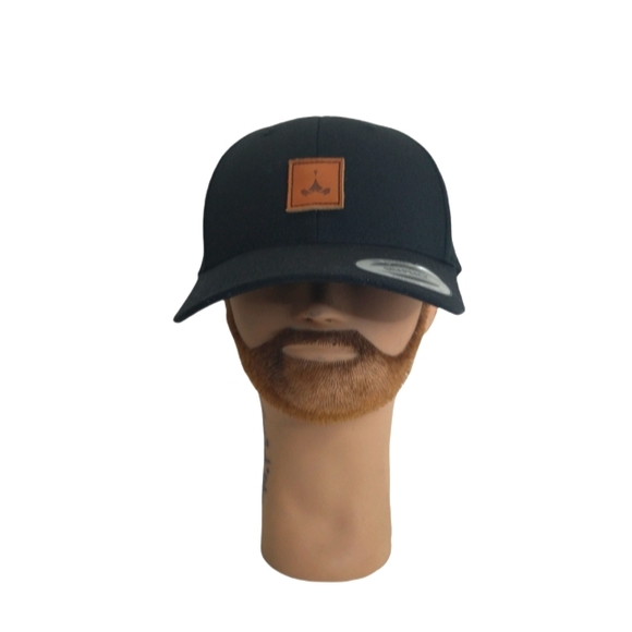 🆕️Authentic The Classics YUPOONG Snapback Cap - Picture 1 of 6